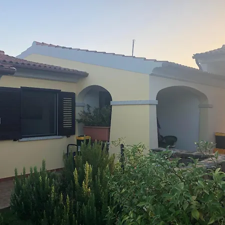 Casa Vacanze N 3 Tatil Evi *