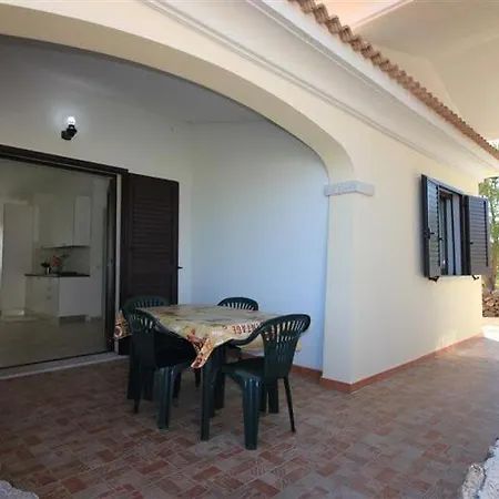 Casa Vacanze N 3 Tatil Evi *